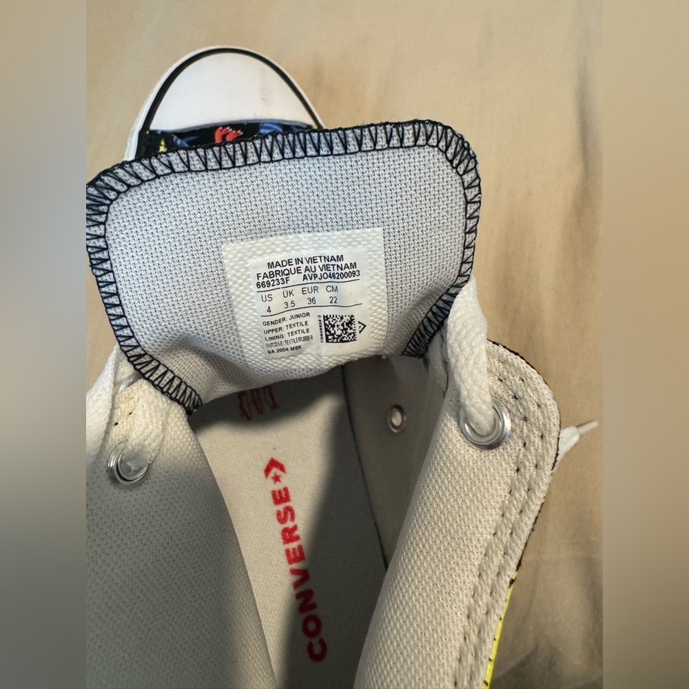 Converse Kids Dinosaur High-Top Size 4 Vibrant Colors Used - Picture 8 of 8